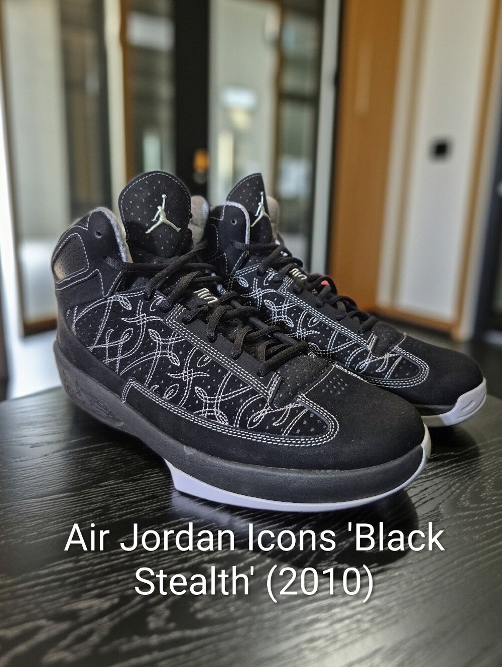 Air Jordan Icons Rare 'Black Stealth' (2010) Mens 11 EUC